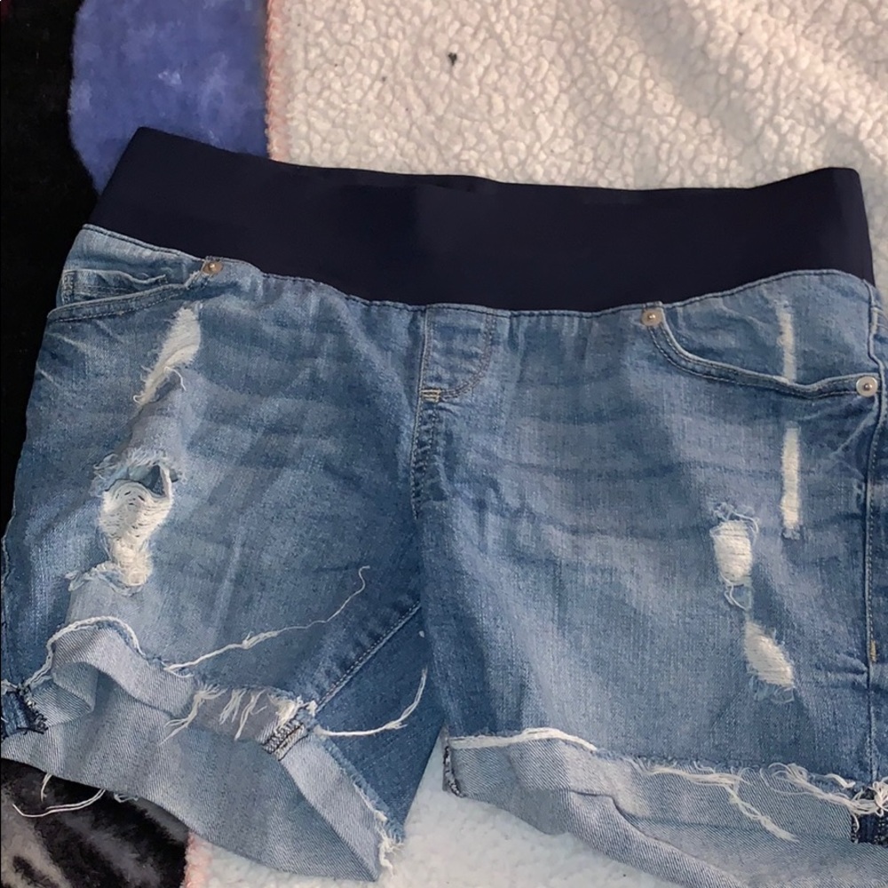 Maternity shorts
